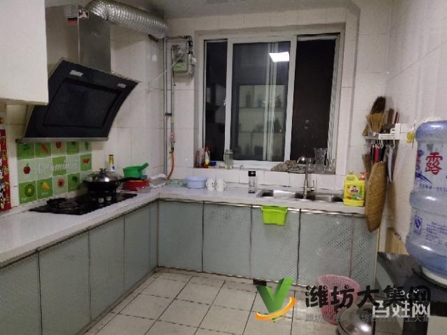 南關小學附近電梯洋房四樓精裝三室