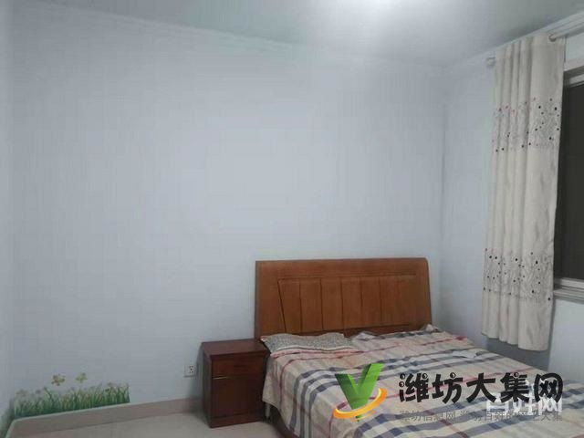 此房為結(jié)婚準(zhǔn)備，舒適三室，精裝修，現(xiàn)因換大房，找有