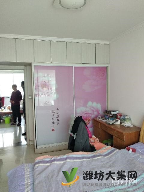 濰水藍(lán)灣三室兩廳精裝干凈手續(xù)齊全可以貸款