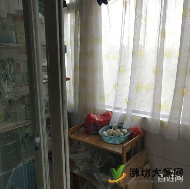 健康街濰州路 佳樂家近 領秀華城多層三樓 精裝兩室