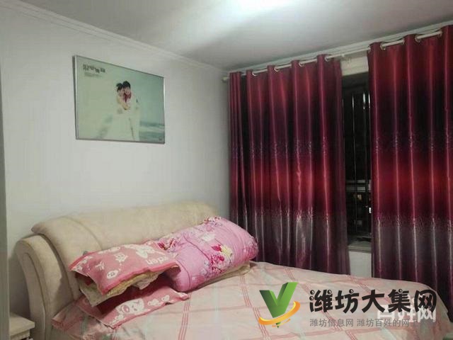 此房為結(jié)婚準(zhǔn)備，舒適三室，精裝修，現(xiàn)因換大房，找有