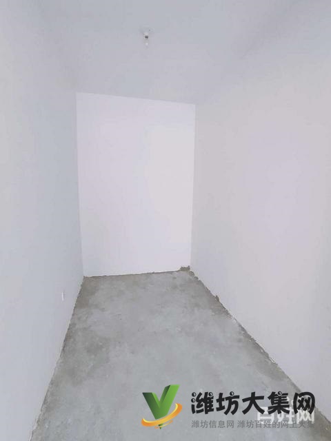 玫瑰公館一樓帶大院！送城市會客廳！三居，更名貸款，