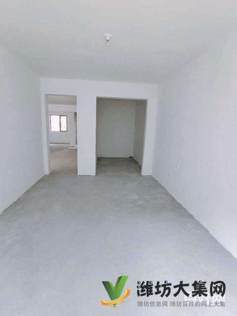 玫瑰公館一樓帶大院！送城市會客廳！三居，更名貸款，