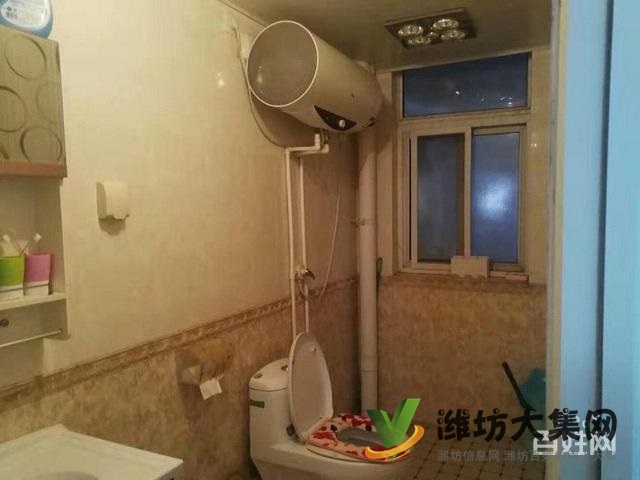 此房為結(jié)婚準(zhǔn)備，舒適三室，精裝修，現(xiàn)因換大房，找有