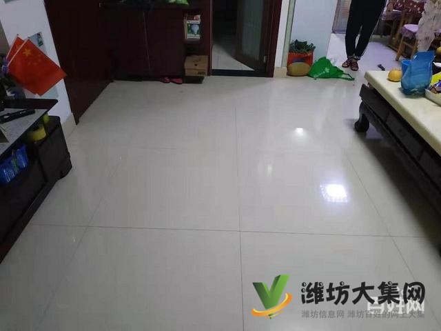 明德花園高層?xùn)|山帶大飄窗  精裝修僅售66萬