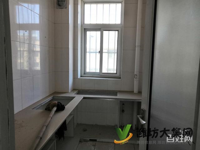 福滿園上下復(fù)式，精裝未住，四室兩廳帶倉庫