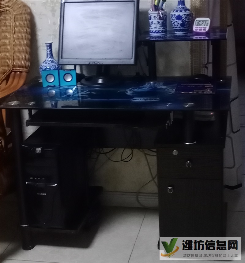 電腦桌子處理一張。全新。148元。