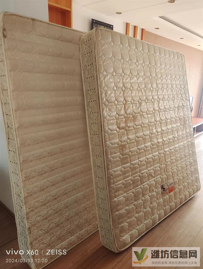 二手床墊（2個(gè)）、抽油煙機(jī)1個(gè)、爐灶1個(gè)